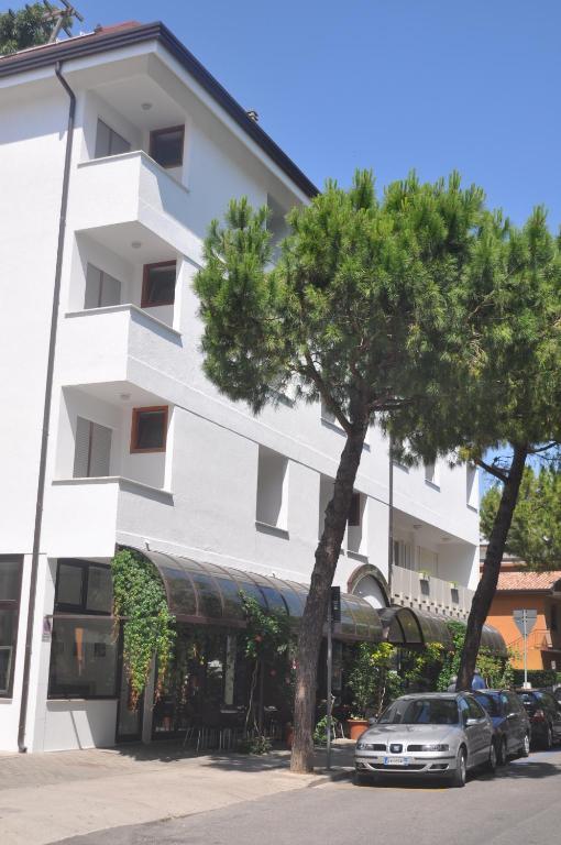 Hotel Villa Candia Lignano Sabbiadoro Kültér fotó