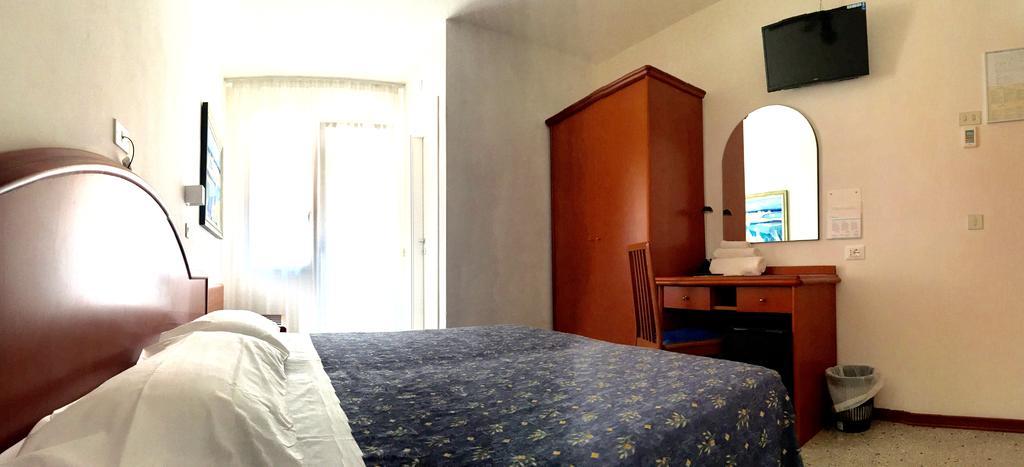 Hotel Villa Candia Lignano Sabbiadoro Kültér fotó